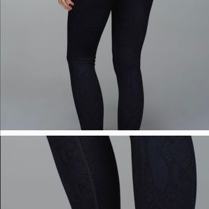 Lululemon Wunder Under Leggings size 6
